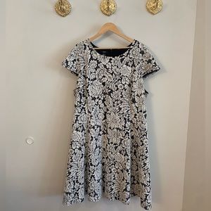 Alfani black and white floral dress size 20